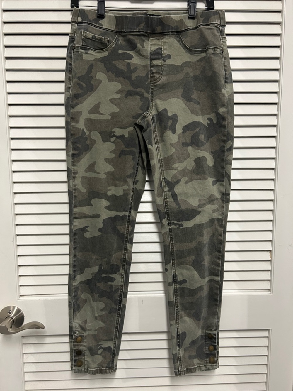 Charlie B Women's Camo Jeggings - Olive Green Size 8